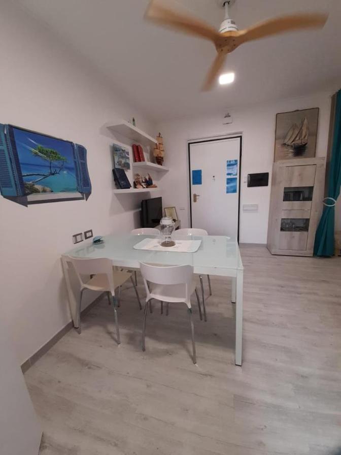 Ambos Mundos Apartment Quartu Sant'Elena Exterior photo